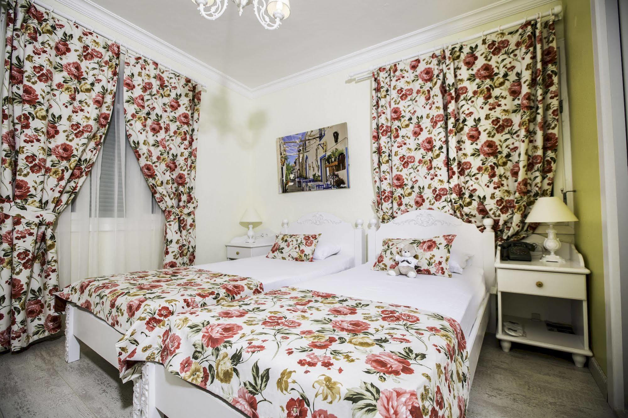 The White Hotel 阿拉恰特 外观 照片