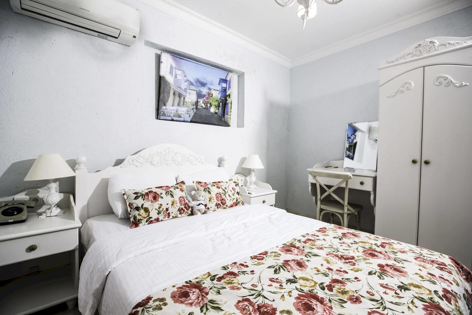 The White Hotel 阿拉恰特 外观 照片
