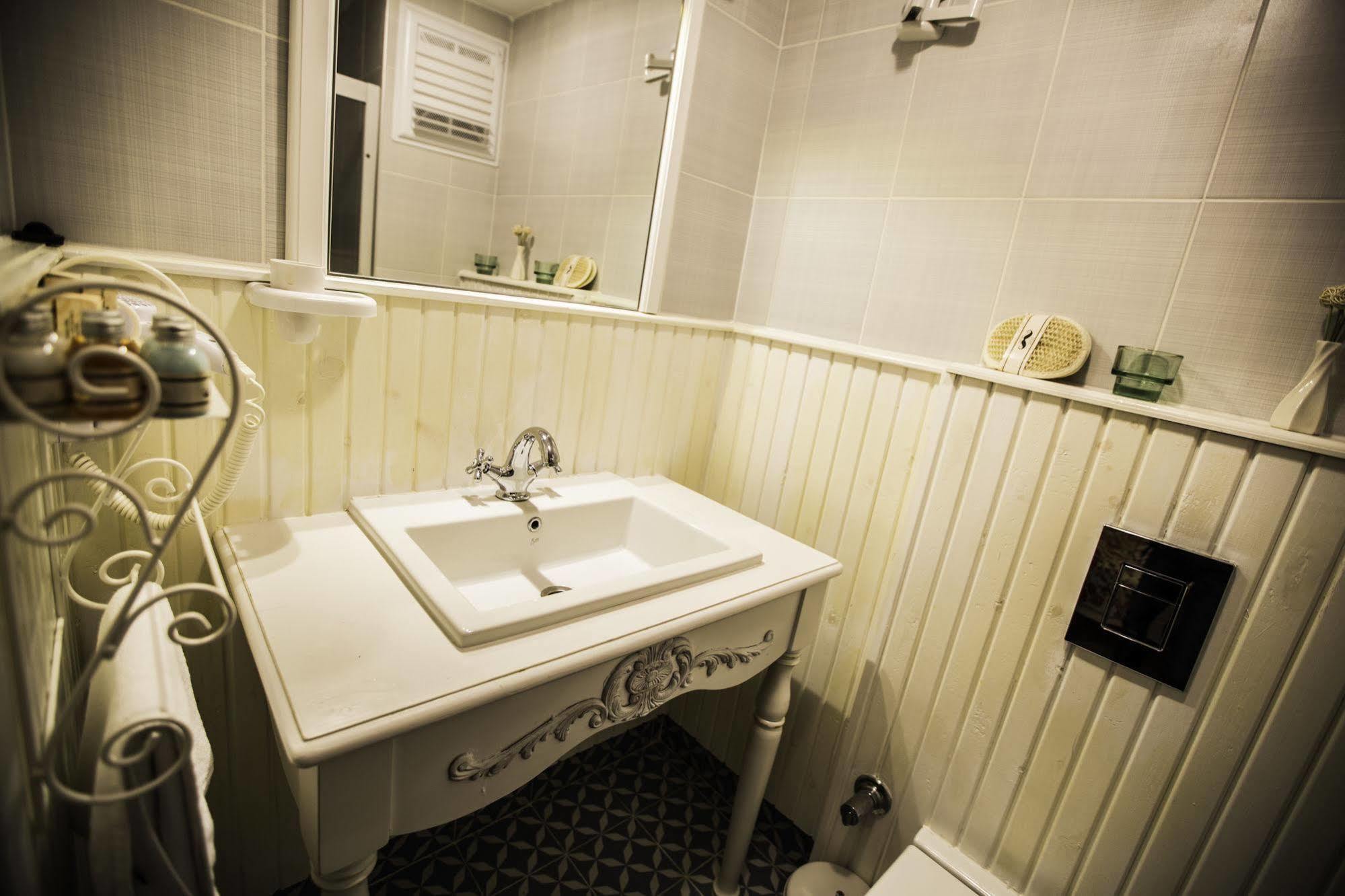 The White Hotel 阿拉恰特 外观 照片