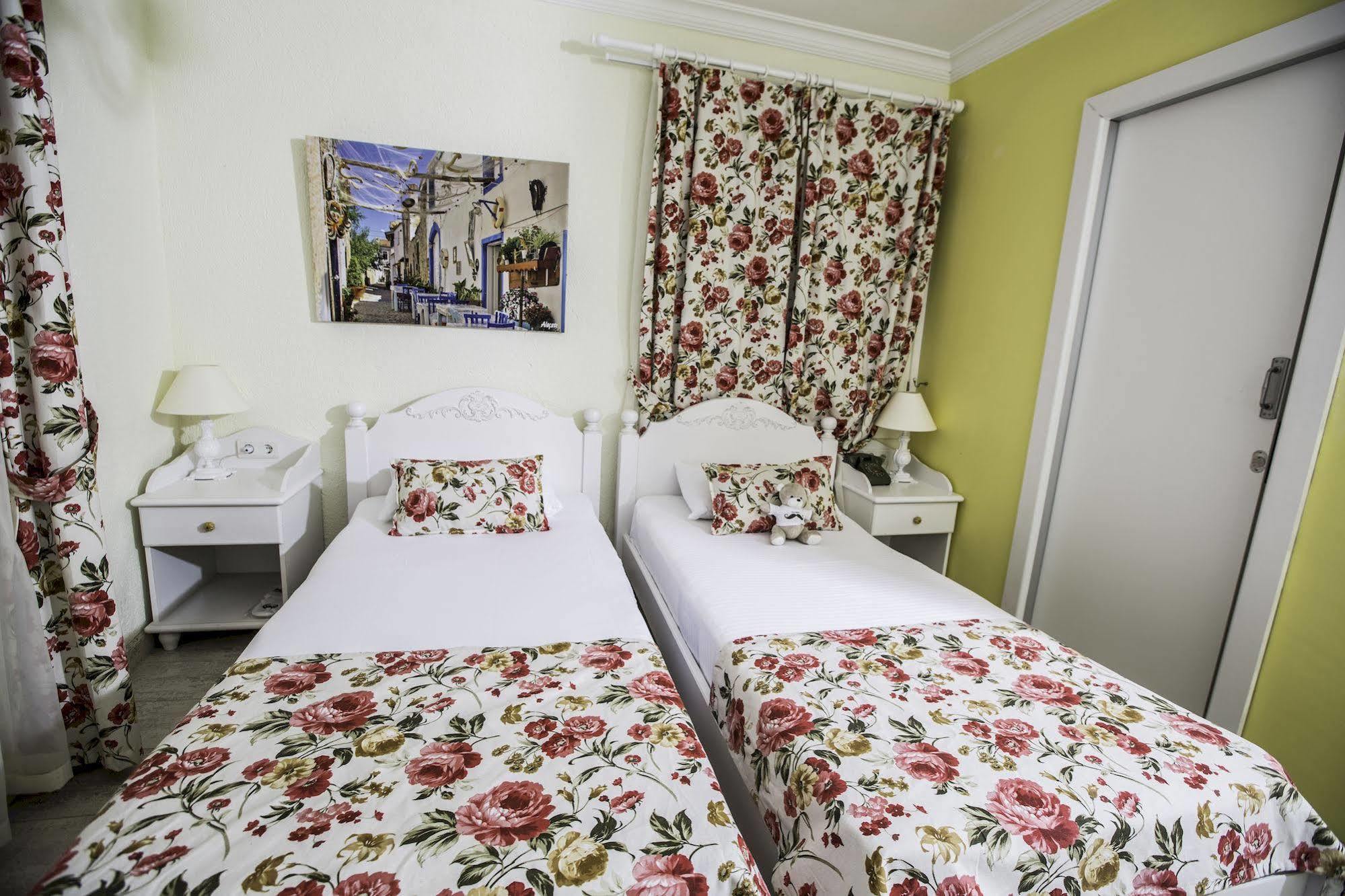 The White Hotel 阿拉恰特 外观 照片